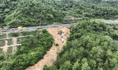 중국서 고속도로 붕괴로 36명 사망