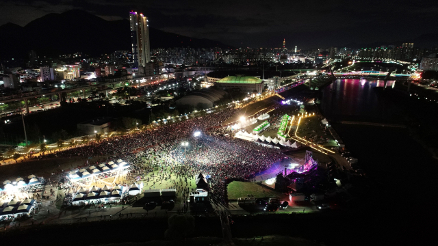 지난달 양산천 둔치에서 열렸던 2024 양산삽량문화축전 전경. 양산시 제공