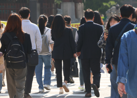 [논설위원의 뉴스 요리] 주 6일 근무냐, 주 4.5일 근무냐