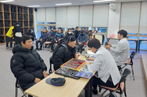 춘해보건대학교, 함월노인복지관서 어르신 눈 건강 위한 자원봉사 펼쳐