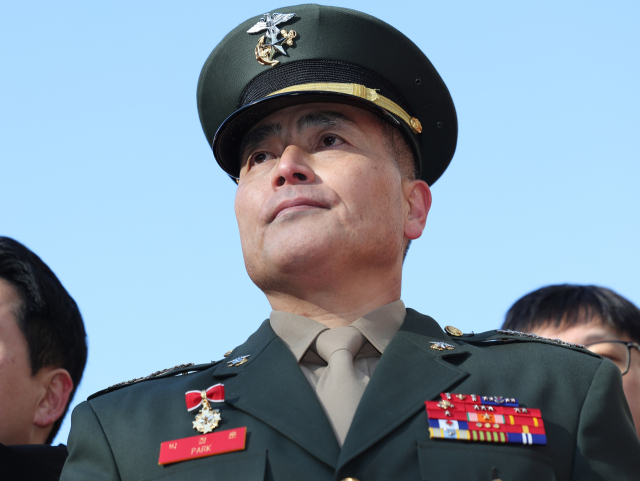 해병대 채상병 순직 사건 관련 항명 및 상관명예훼손 혐의로 기소된 박정훈 전 해병대 수사단장(대령)이 올해 1월 9일 오전 서울 용산구 국방부 군사법원에서 열린 1심에서 무죄를 선고받은 뒤 기자회견에 참석해 있다. 연합뉴스