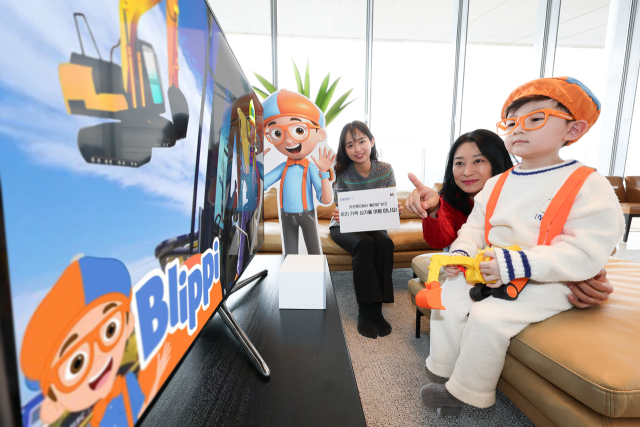 KT가 지니 TV 키즈랜드를 통해 영국 문버그 엔터테인먼트(Moonbug Entertainment Ltd)가 제작한 유튜브 키즈 인기 콘텐츠 ‘블리피’ 시리즈를 공개한다고 25일 밝혔다. KT 제공.