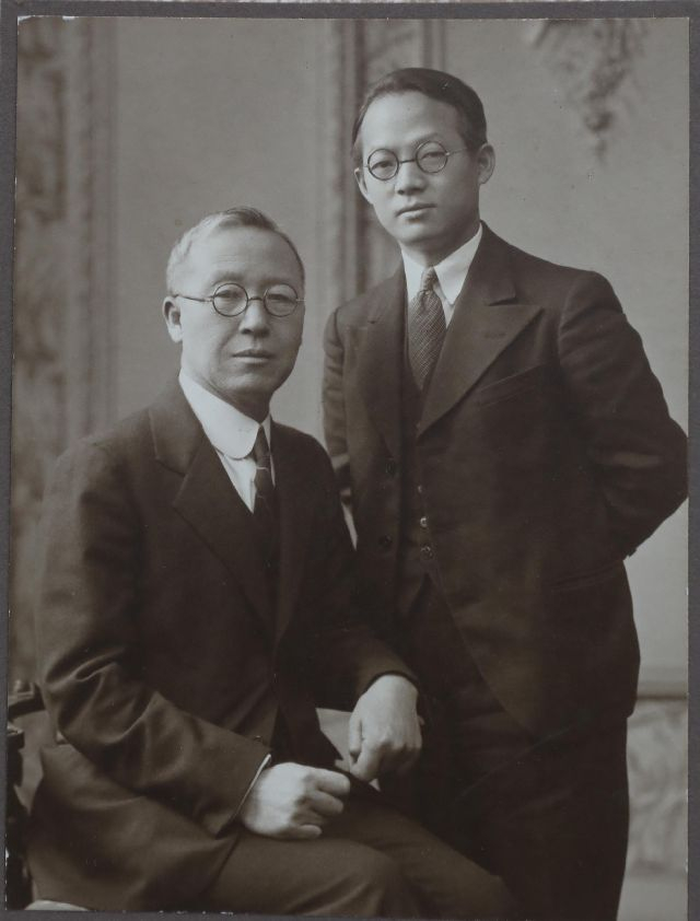 이승만 대통령(왼쪽)과 함께 있는 서영해 선생. 부산박물관 제공