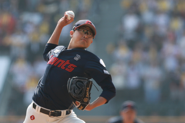 3월 23일 LG 트윈스전에서 선발투수로 나선 롯데 자이언츠 박세웅. 연합뉴스