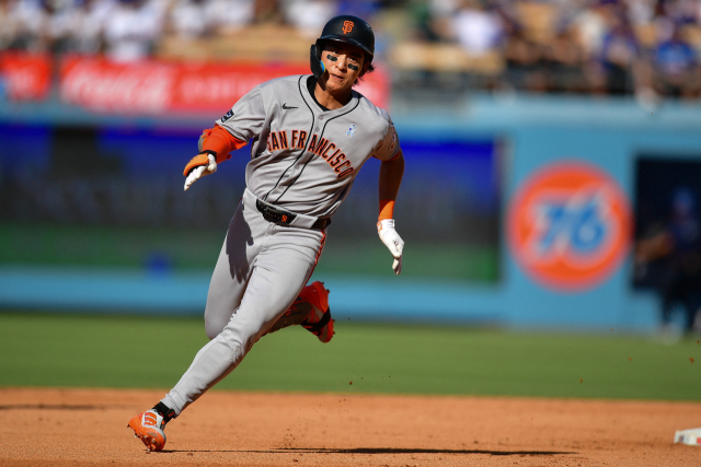 16일(한국 시간) 다저스전에서 시즌 5호 3루타를 친 이정후. 이매인 이미지·연합뉴스