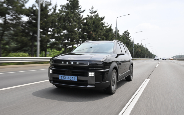 현대차가 7년 만에 2세대 완전변경 모델로 출시한 수소전기차 ‘넥쏘’ 주행모습.현대차 제공