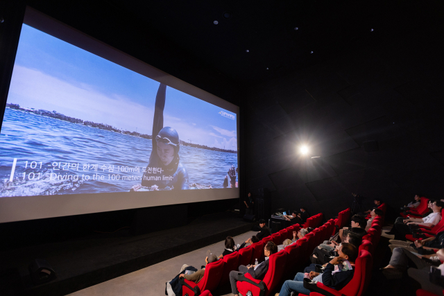 제8회 국제해양영화제가 지난 22일 오후 부산 해운대구 영화의전당 소극장에서 폐막식을 갖고 나흘간의 항해를 마무리했다. 국제해양영화제 조직위 제공