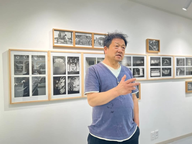 작품을 설명하는 최광호 작가. 부산갤러리 제공