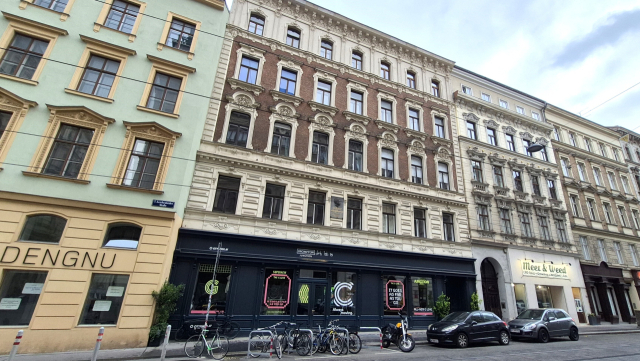 옛 건물은 사라지고 기념 명패만 남은 요한 슈트라우스 2세 생가 자리. 남태우 기자