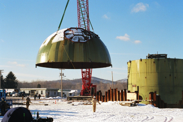 미국 펜실베이니아주의 색스턴 원자력 발전소를 해체하는 장면. 지금까지 지어진 원전 중 실제 해체된 원전은 3.8%에 불과하다. 부산일보DB