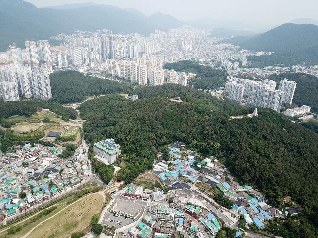 동래구 ‘한옥체험마을’ 예정지인 동래사적공원 일원. 부산일보 DB