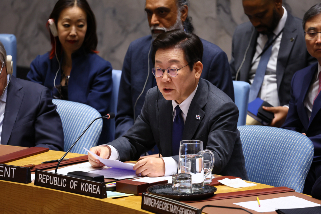 이재명 대통령이 지난해 9월 24일(현지시간) 미국 뉴욕 유엔본부에서 안전보장이사회 공개 토의를 주재하고 있다. 한국 정상이 안보리 공개토의를 주재한 것은 처음으로, 이는 한국이 올해 안보리 의장국을 맡은 데 따른 것이다. 연합뉴스