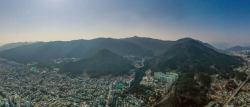 31일 국립공원위원회를 통과하고 국립공원으로 지정된 부산 금정산 전경. 부산일보DB