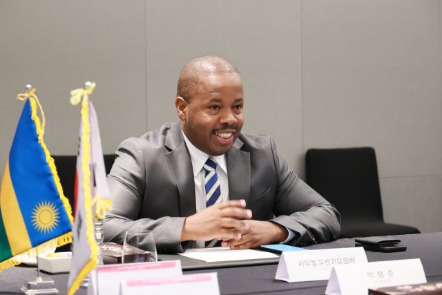 지난 10월 27일 부산 해운대 그랜드조선호텔에서 열린 ‘2025 부산글로벌도시포럼(Busan Global City Forum 2025)’에 참석한 사무엘 두센기유음바 르완다 키갈리市 시장. 부산시 제공