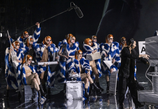 예테보리 오페라 댄스컴퍼니 ‘해머’ 공연 모습. 부산문화회관 제공