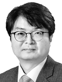 [백진규의 법의 창] 해양수도 이전 특별법, 절반의 성공인가