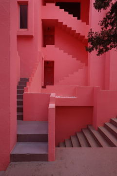 오징어 게임의 무대가 연상되는 계단. 이상훈 제공