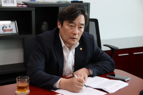 상임위까지 바꿔 뛴 정동만…기장 SMR 유치 결실