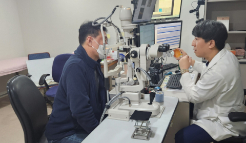 50대 이상 망막전막 ‘주의보’ 치료시기 놓치면 시력 저하 우려 [닥터큐 전문의를 만나다]