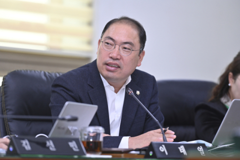 ‘조진웅 옹호 논란’ 이태열 거제시의원 결국 고개 숙였지만…