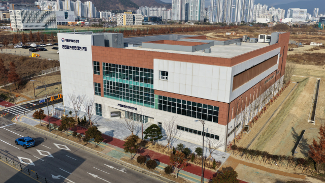 오는 17일 준공되는 천연물안전관리연구원 전경. 양산시 제공