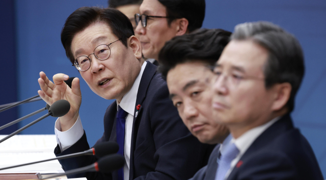 이재명 대통령이 16일 정부세종컨벤션센터에서 열린 보건복지부(질병관리청)·식품의약품안전처 업무보고에서 발언하고 있다. 연합뉴스