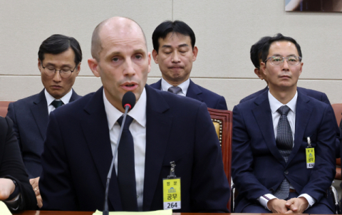 국회 정무위, '국정감사 불출석' 쿠팡 김범석 고발 의결