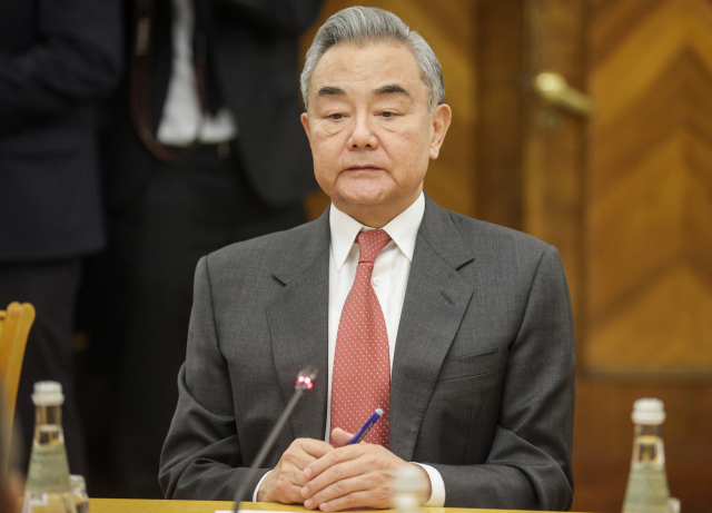 중국 왕이 외교부장. 타스