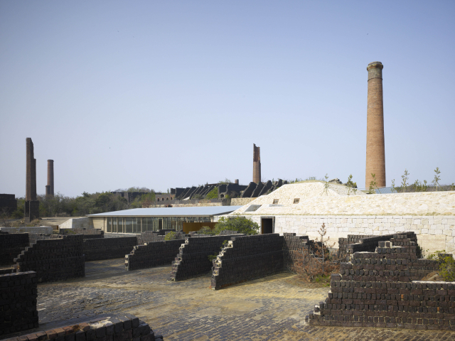 일본 이누지마 세이렌쇼 미술관(犬島精錬所美術館) 전경. 촬영 Daici Ano. 공익재단법인 후쿠다케재단(福武財団) 제공