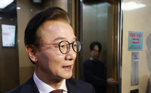 통일교, 정치인 ‘책 구입’ 후원도…전재수 “세금계산서까지 발행, 정상거래”