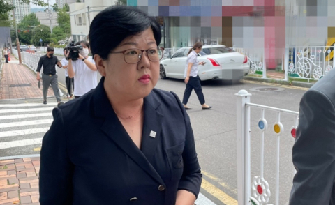 제 식구 감싼 창원시의회, 막말 반복 김미나에 “징계 대상 아냐”