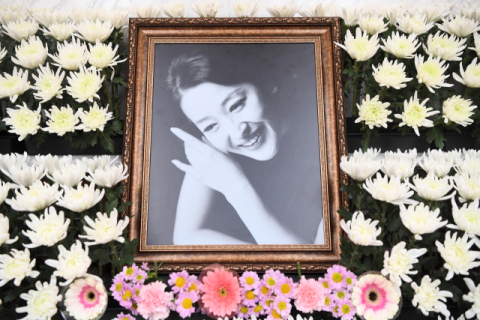 통영국제음악재단 故 윤석화 추모 “음악제에 결정적 역할”