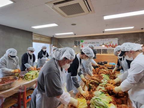 신라대 수탁 부산청소년자립지원관(혼합형), 겨울맞이 김장 담그기 행사 성료