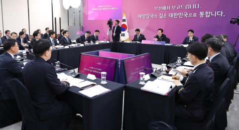 이 대통령, 해경에 불법 밀수·어선 강력 단속 지시