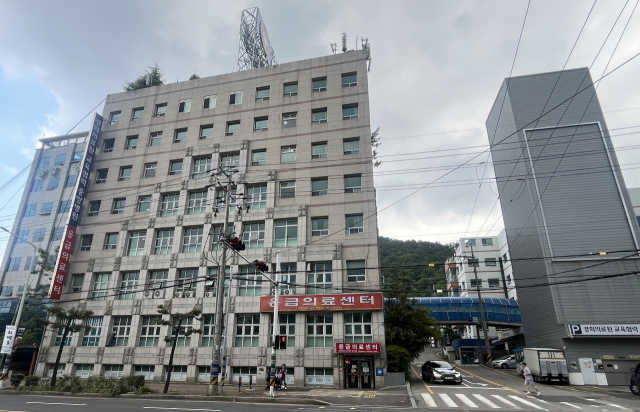 지난해 3월 새 주인을 찾은 김해중앙병원이 내년 9월 ‘더복음병원’으로 이름을 바꾸고 상급종합병원으로 탈바꿈한다. 이경민 기자