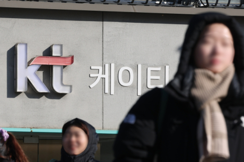 ‘위약금 면제’ KT, 가입자 이탈 15만 명