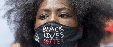 법은 잉크가 아닌 <br />피와 눈물로 쓰여진다