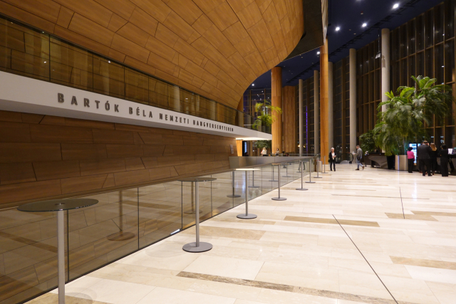 무파 로비에서 바라본 버르토크 벨라 국립 콘서트홀. 이상훈 제공