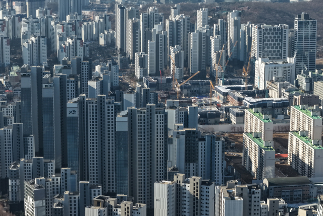 경기도 과천시 과천역 인근 아파트의 모습. 연합뉴스