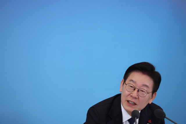 이재명 대통령이 30일 청와대에서 열린 국가창업시대 전략회의 'K-스타트업이 미래를 만든다'에서 발언하고 있다. 연합뉴스