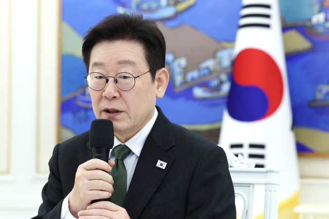 이재명 대통령이 4일 청와대에서 열린 '청년 일자리와 지방투자 확대를 위한 기업간담회'에서 발언하고 있다. 연합뉴스