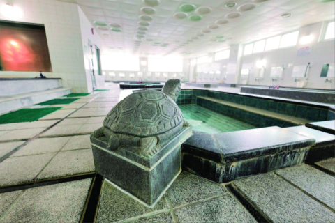 수질 좋고 단골 많기로 유명한 해운온천 실내. 해운온천 제공