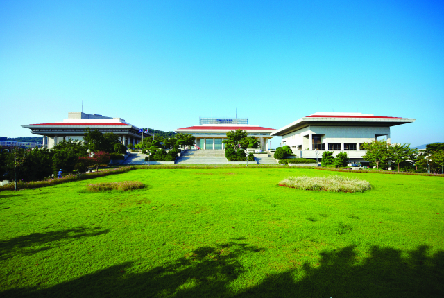 부산 남구에 위치한 부산문화회관 전경. 부산문화회관 제공