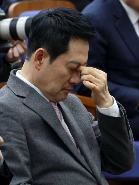 ‘윤 절연’ 내쳤더니 ‘윤 어게인’이 압박…골치 아픈 장동혁