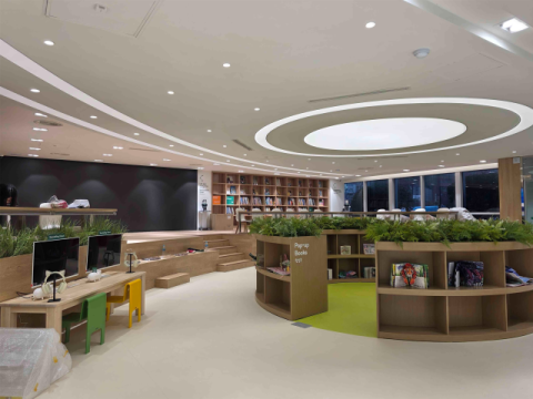 “아이들이 AI와 놀면서 영어한다” 부산글로벌빌리지 들락날락 개관