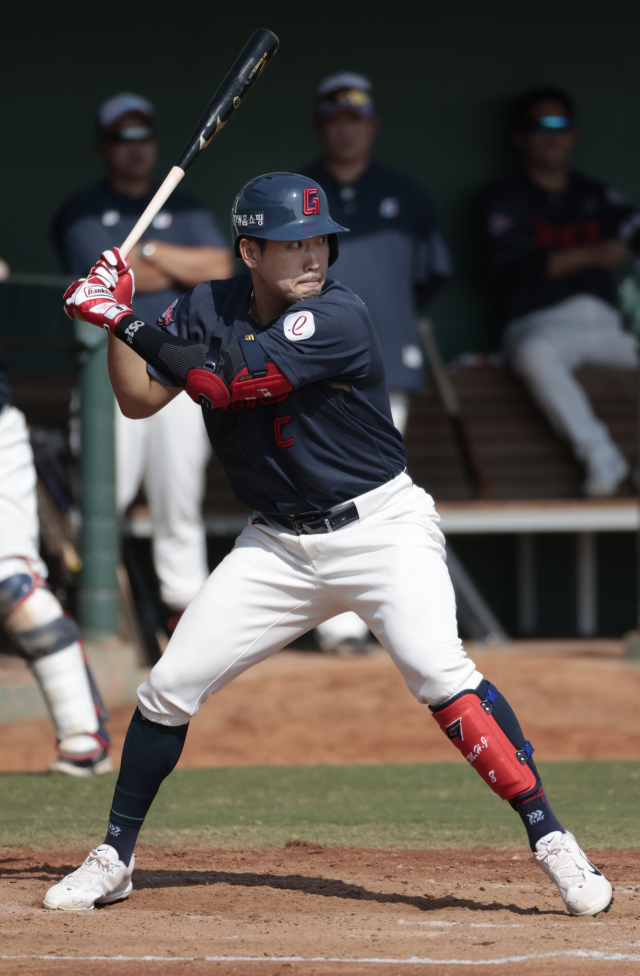 롯데 자이언츠 2026 스프링캠프에서 훈련 중인 전준우 선수. 정대현 기자