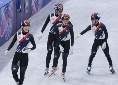 [속보] 쇼트트랙 남자 대표팀, 계주 결승 진출…20년 만의 금메달 도전