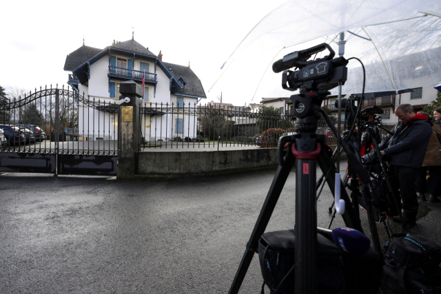 미국과 이란이 17일(현지 시간) 스위스 제네바 주재 오만 대사 관저에서 2차 핵 협상을 진행했다. 가시적 합의를 도출하진 못했지만 양국발 일부 긍정적 평가 속에 후속 협상을 이어가기로 했다. 로이터연합뉴스