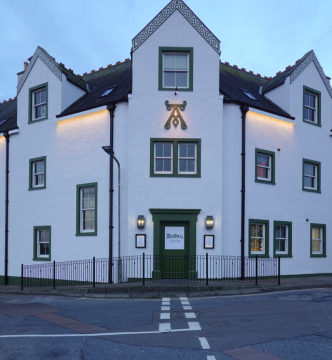 포트앨런의 평범한 외형의 아드벡 하우스 외관. 이상훈 제공