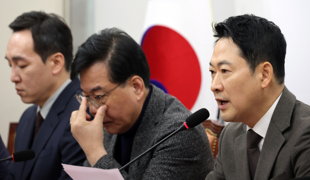 국민의힘 장동혁 대표가 2일 국회에서 열린 최고위원회의에서 모두발언을 하고 있다. 연합뉴스